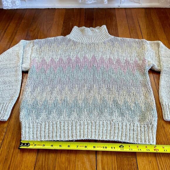 Vintage Jantzen Women’s Chunky Hand Knitted Sweater with Chevron Pattern - Picture 10 of 12